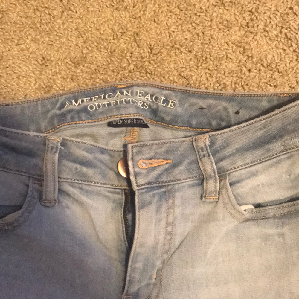 AMERICAN EAGLE RIPPED JEANS - Picture 2 of 3
